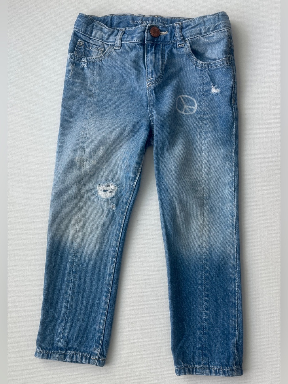 Gap girl’s Light Blue Distressed Jeans - Casual Comfort.  Size 4T.